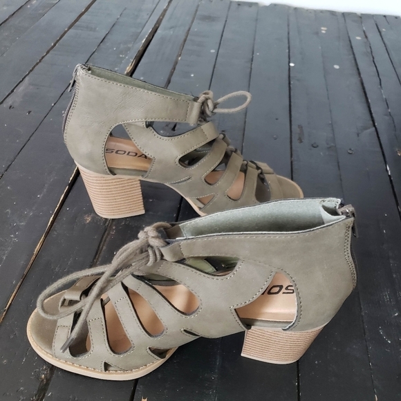 Soda 8.5 Olive Green Lace Up Sandals Heels Open Toe Zipper Back Boho Bohemian - Picture 8 of 9
